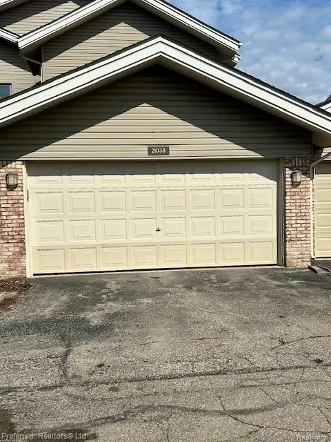 21038 Boulder CIR, Northville, MI 48167