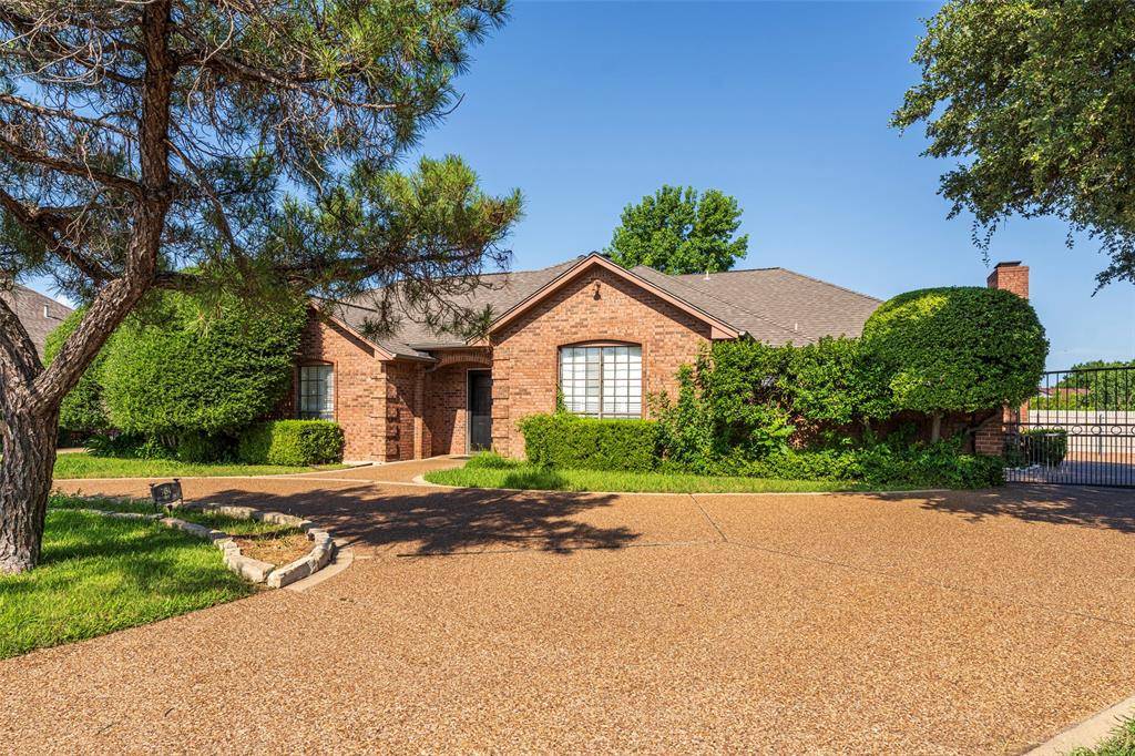 7454 Queensbury Circle, Fort Worth, TX 76133