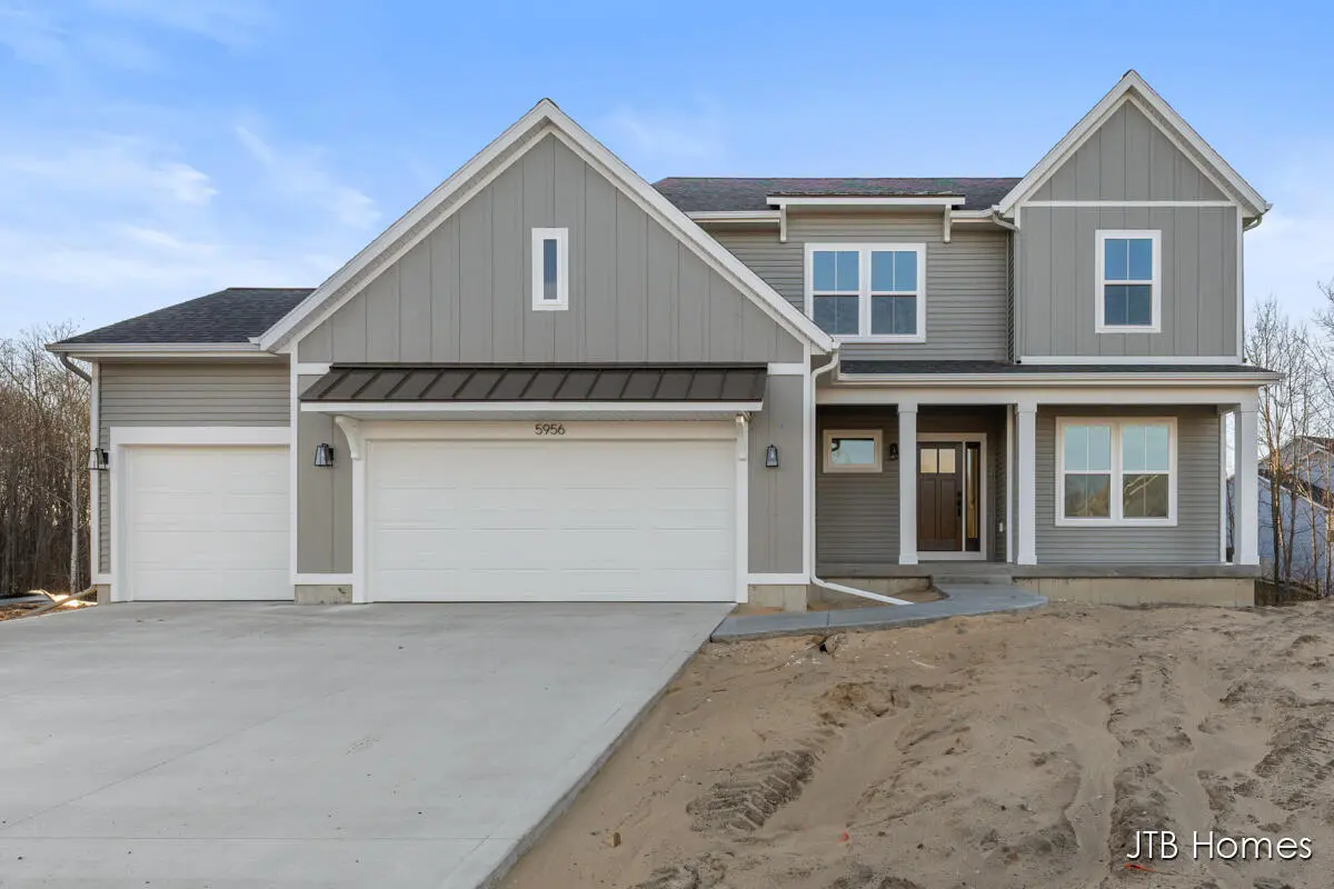 5956 Braemoor CT SE, Caledonia Twp, MI 49316