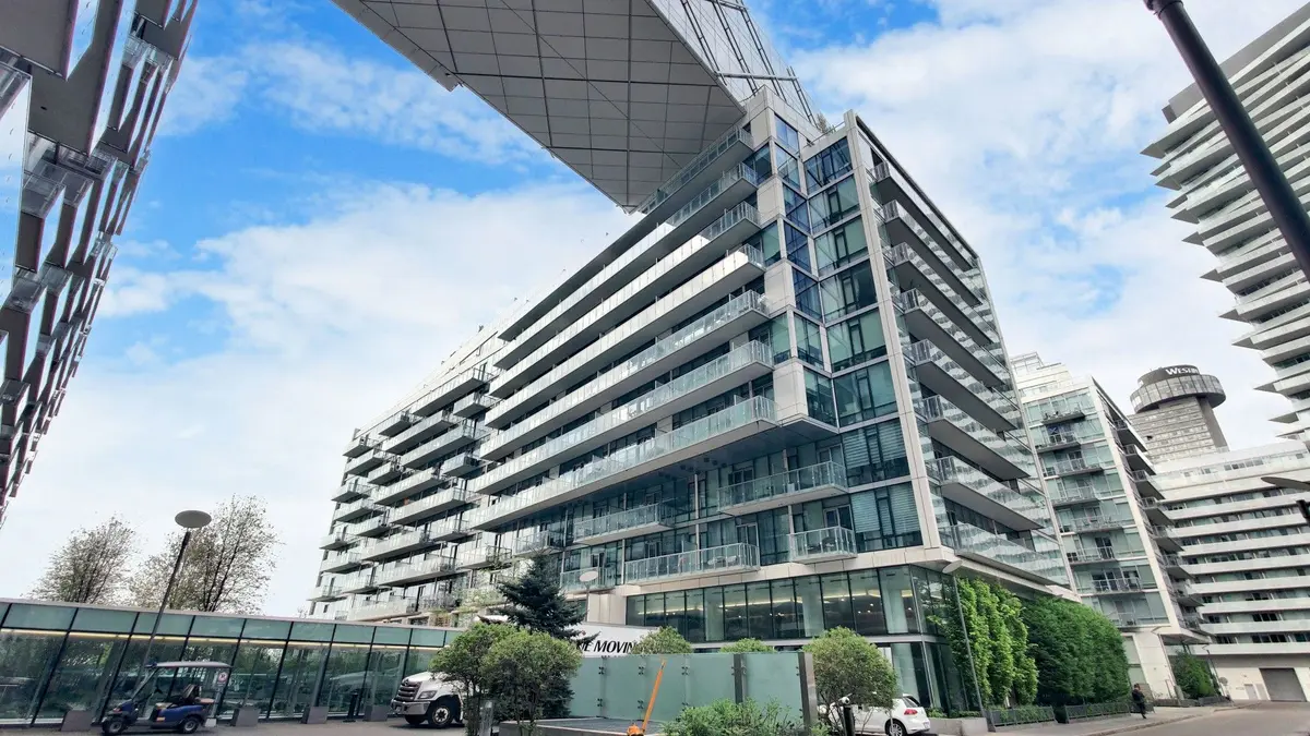39 Queens Quay E #402, Toronto C01, ON M5E 0A5
