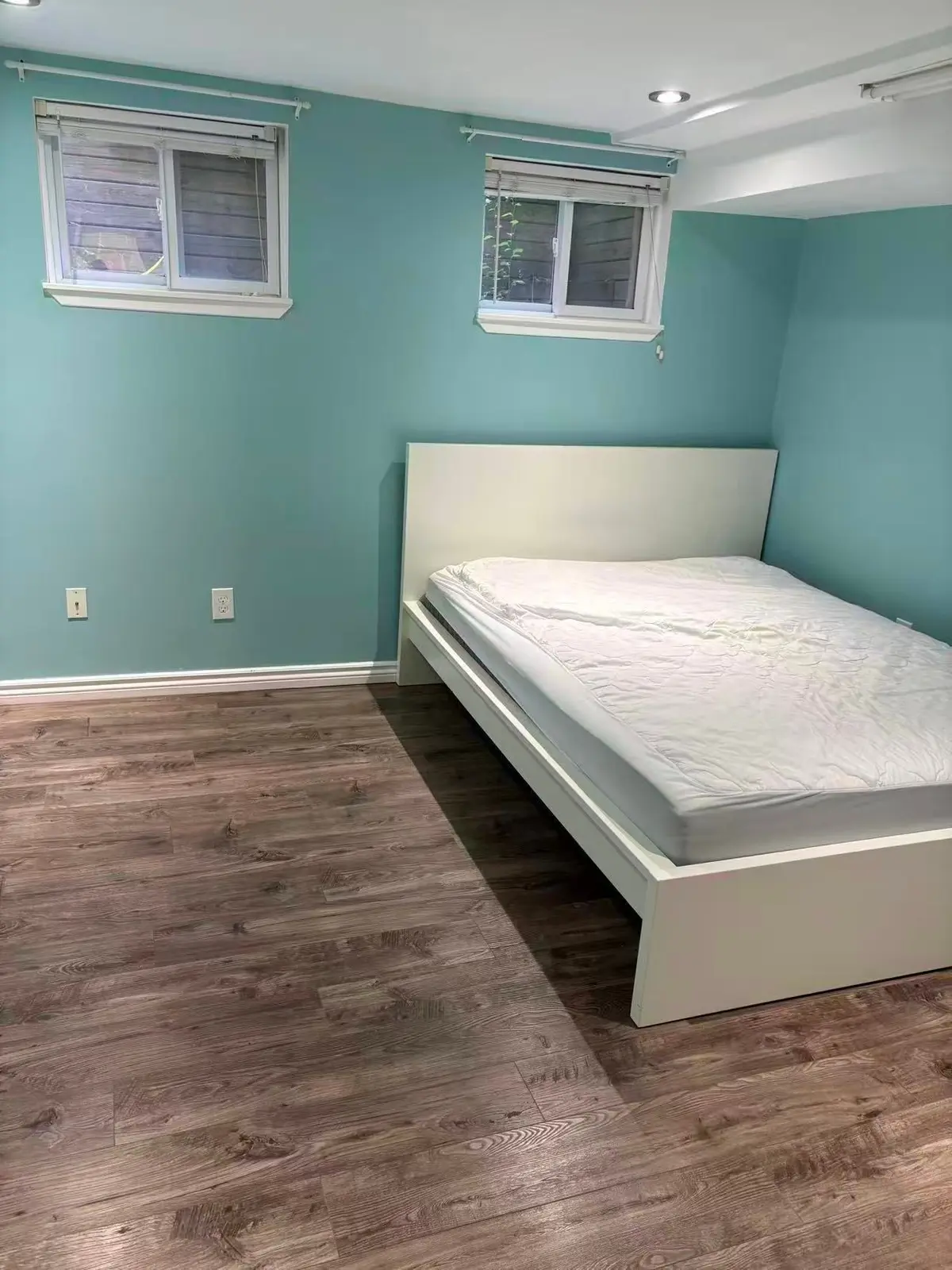 35 Cairnside CRES, Toronto C15, ON M2J 3M9