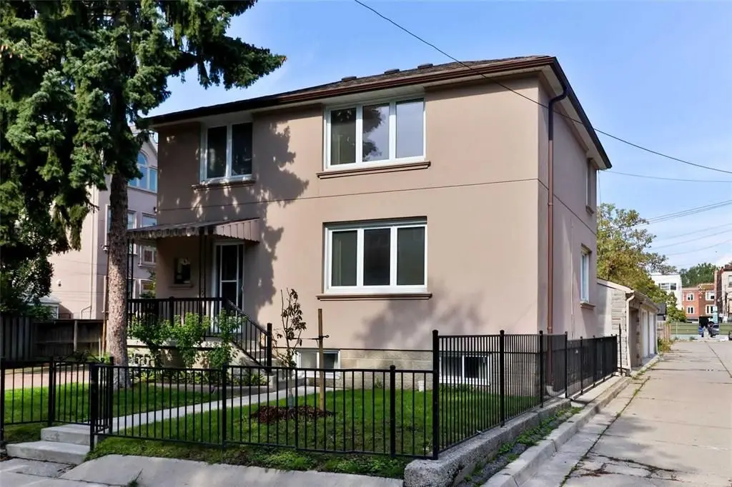 6 Lennox ST #upper, Toronto C01, ON M5S 1L4