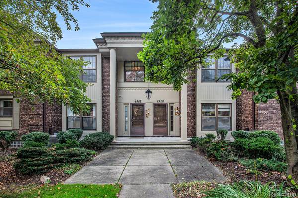 4408 Knightsbridge LN, West Bloomfield Charter Township, MI 48323