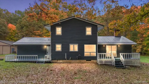4121 Country RD, Otter Lake Village, MI 48464