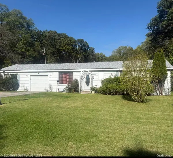 21106 Spears RD, Pinckney Village, MI 48169