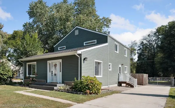21526 Oxford AVE, Farmington, MI 48336