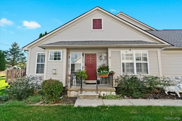 5352 Pine Needle DR, Grand Blanc, MI 48439