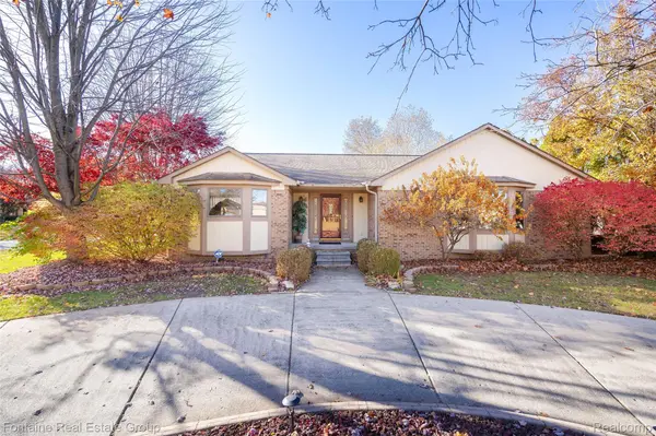 23965 Whittaker Drive CT, Farmington, MI 48335