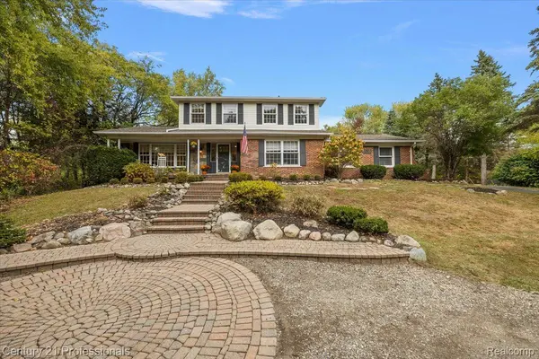 3550 E Clarkston RD, Oakland Charter Township, MI 48363