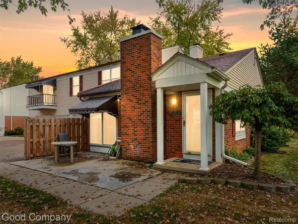 24609 Spring Lane LN, Harrison Charter Township, MI 48045