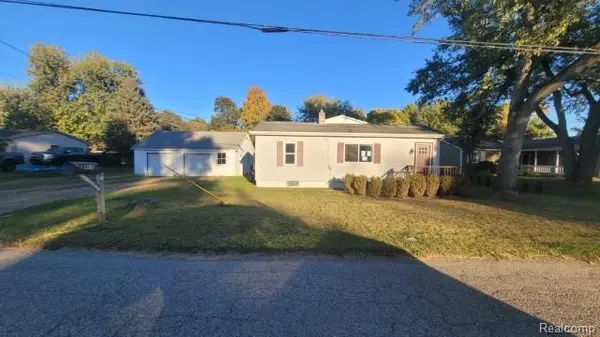 985 Fairledge ST,  Orion Charter Township,  MI 48362