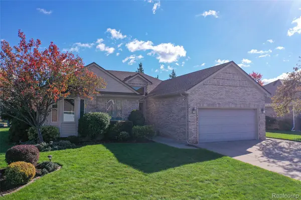 36592 Cecilia DR, Sterling Heights, MI 48312