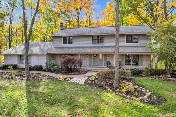 5180 Glenway DR, Brighton, MI 48116