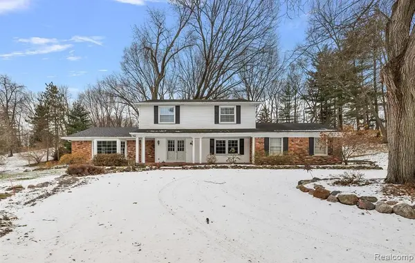 26075 Woodlore RD, Franklin Village, MI 48025