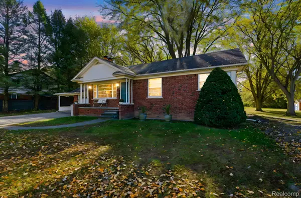 19342 22 Mile RD, Macomb Township, MI 48044