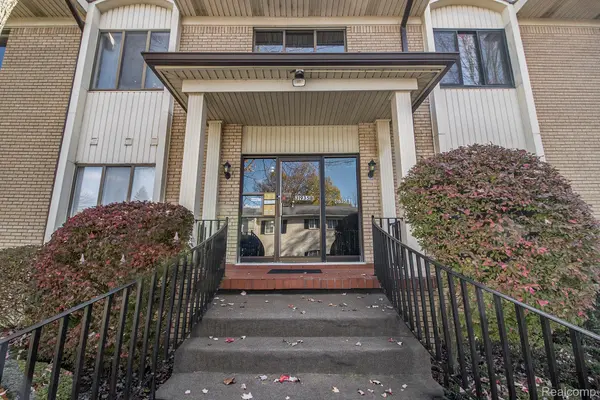 31935 W 14 Mile RD #234, Farmington Hills, MI 48334