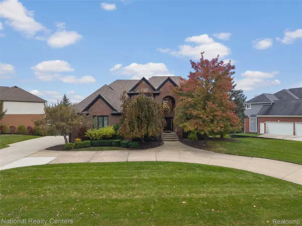 3841 Fawn DR, Rochester, MI 48306