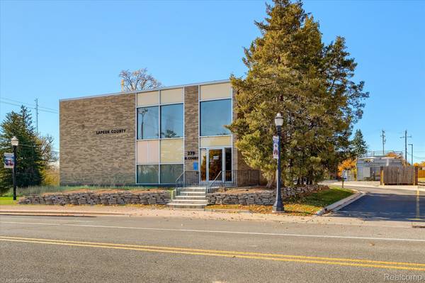 279 N Court ST, Lapeer, MI 48446