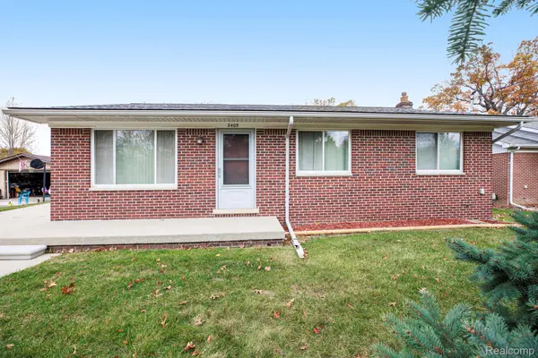 2405 Elmcrest RD, Sterling Heights, MI 48310