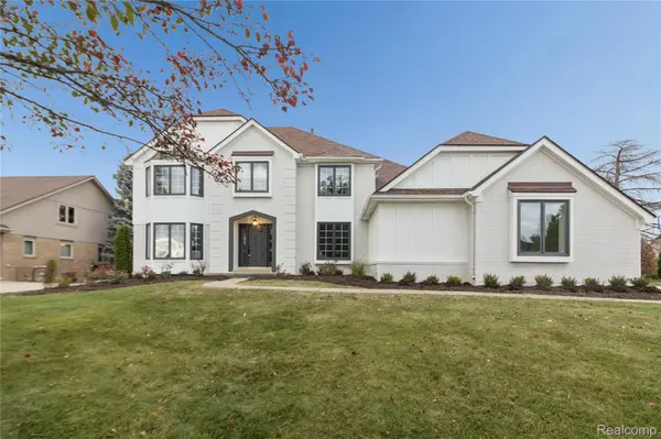 39126 Wilton CT, Farmington Hills, MI 48331