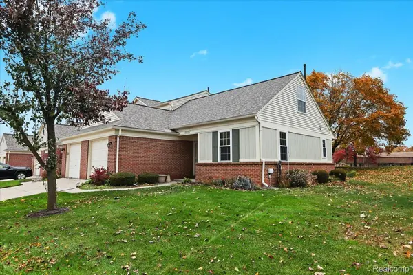43576 Yorkville DR #27, Canton Charter Township, MI 48188