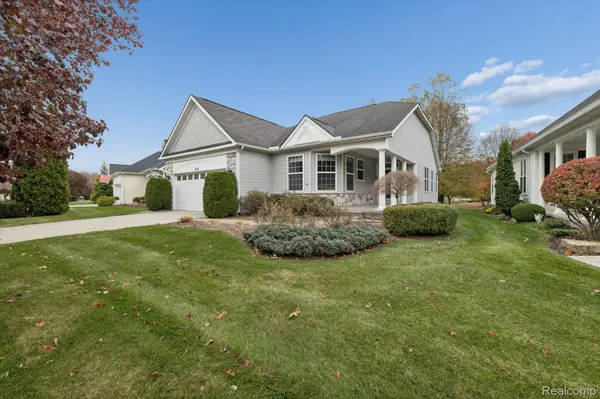 4035 Hillsdale DR, Auburn Hills, MI 48326