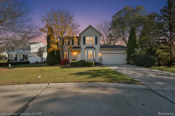 24220 Scarlet CT, Novi, MI 48374