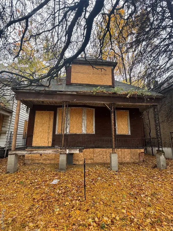 3717 Greusel ST, Detroit, MI 48210