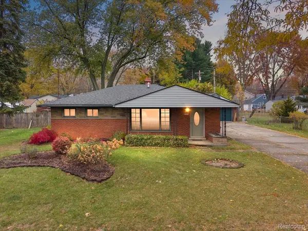 22411 Remick DR, Clinton Charter Township, MI 48036