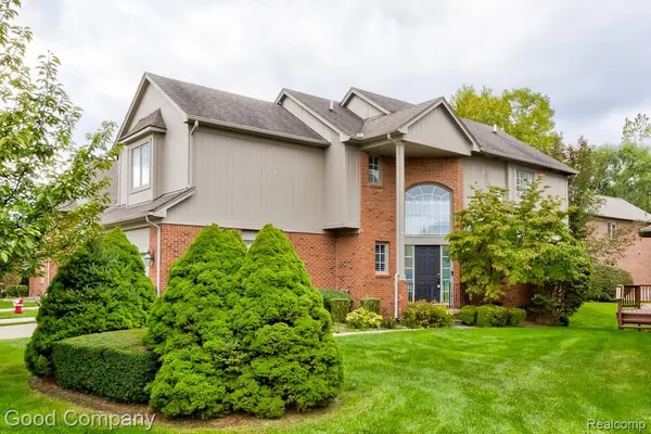 54683 Four Seasons DR, Shelby Charter Township, MI 48316