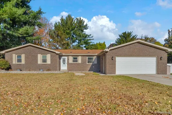 4608 Huntington DR, Port Huron, MI 48060