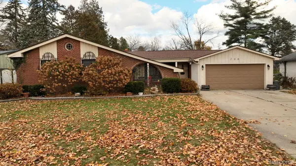206 Wellington CRES, Mt. Clemens, MI 48043