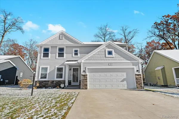 220 Laura LN,  Linden,  MI 48451