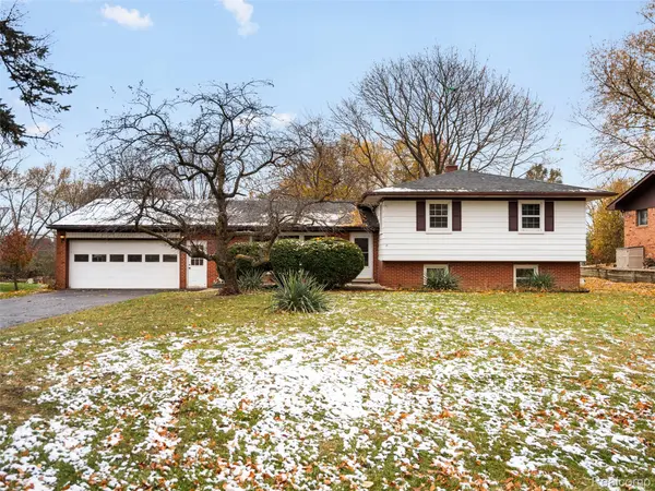 24361 Glenda ST, Novi, MI 48375