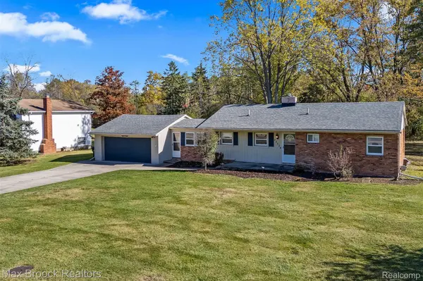 22534 Karen CT, Farmington Hills, MI 48336