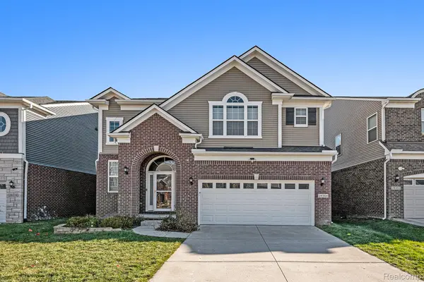 28364 Hanover DR,  Novi,  MI 48377