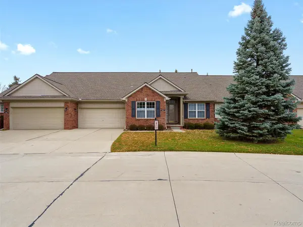 5716 Victory CIR, Sterling Heights, MI 48310