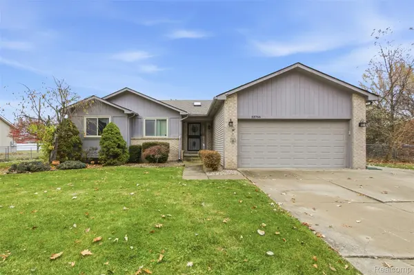 33766 Lipke ST, Clinton Charter Township, MI 48035