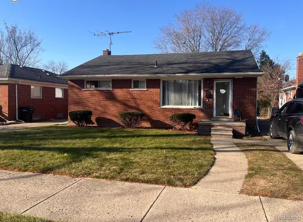 9075 W Parkway ST, Redford Charter Township, MI 48239