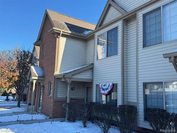 41022 Rose LN, Clinton Charter Township, MI 48036