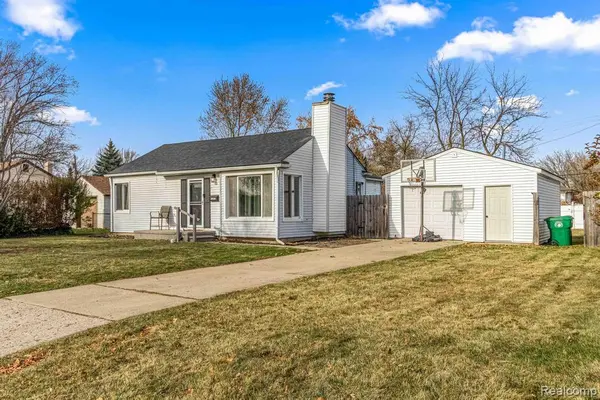 29536 Dover ST, Garden City, MI 48135