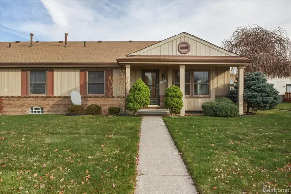 24532 Greenhill RD, Warren, MI 48091