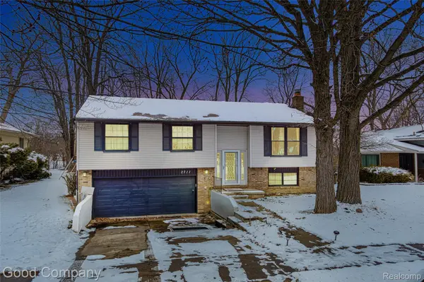 2711 Winter DR, Troy, MI 48083