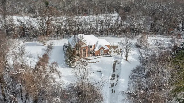 2298 Meadow CT,  Addison Township,  MI 48367
