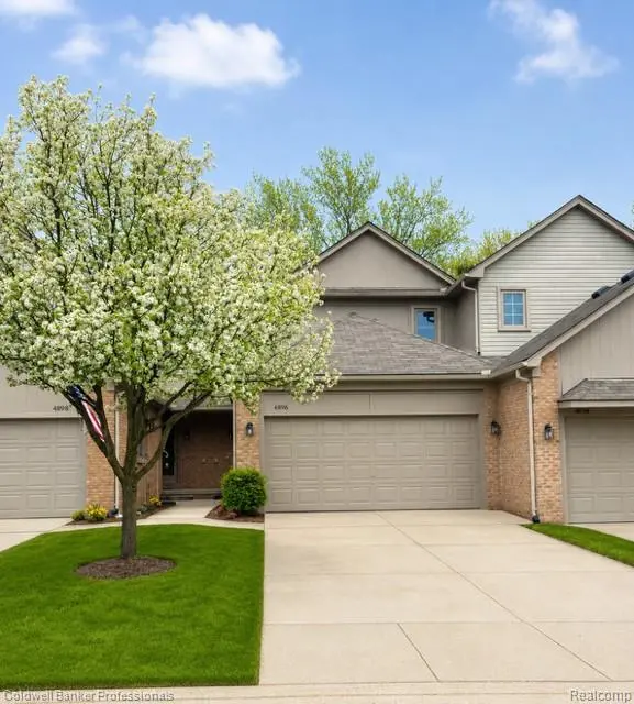 4896 Royal Cove DR, Macomb Township, MI 48316