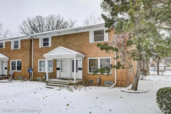 6958 Town LN, Dearborn Heights, MI 48127