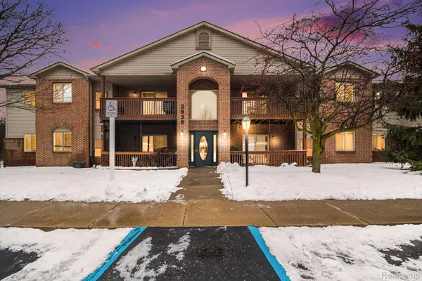 2536 Eagles CIR #8,  Ypsilanti,  MI 48197