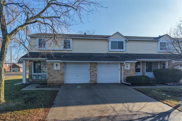 715 Cape Cod #1, South Lyon, MI 48178