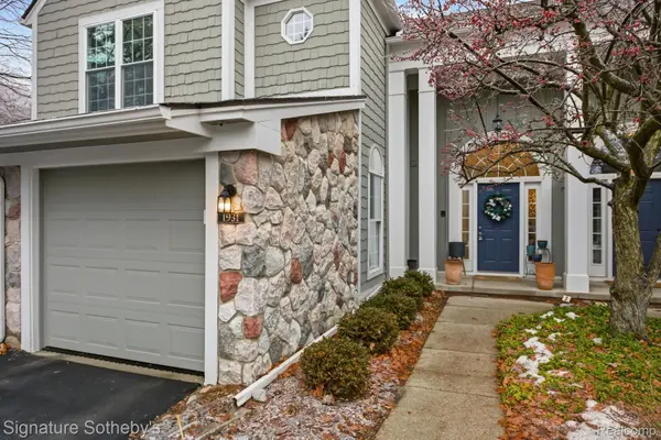 1931 Eagle Pointe, Bloomfield Charter Township, MI 48304