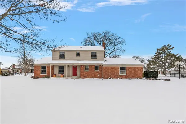 52330 Scotch Pine CT, Shelby Charter Township, MI 48316